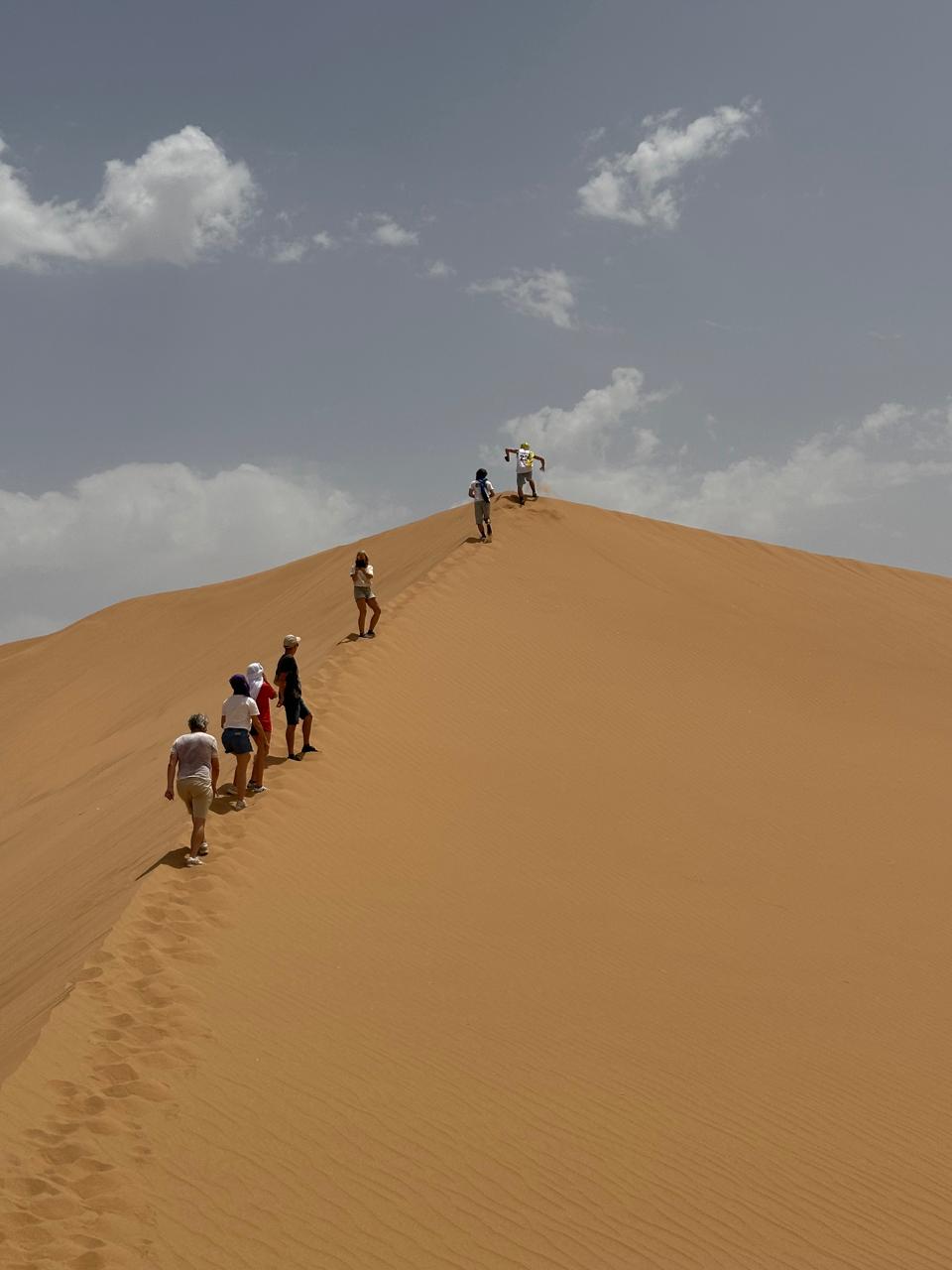 🌅 Des instants magiques au cœur du Sahara que vous n’oublierez jamais